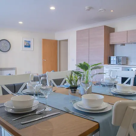Steps Away From New Street Station & 2 Beds & 2 Baths Flat At City Center Birmingham Exterior photo